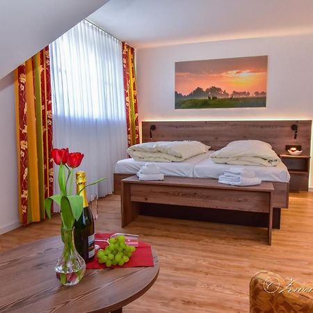 Hotel Zwei Linden - Links Der Elbe - Niedersachsen Balje Екстер'єр фото